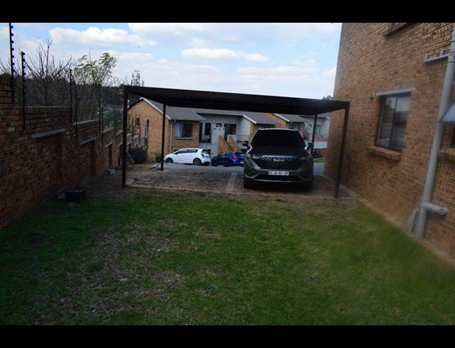 3 BEDROOM TOWNHOUSE FOR SALE IN BUCCLEUCH